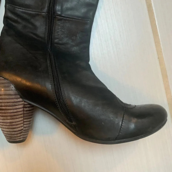 Jump For The People Born Tall Boots Button Detail 8 - Picture 9 of 13